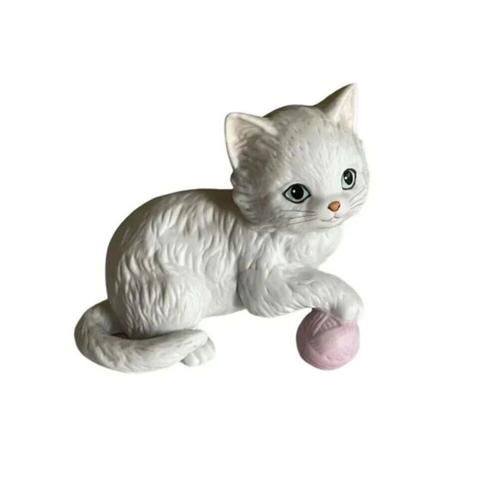 Vtg Schmid Gordon‎ Fraser 1985 Porcelain Cat With Wool Ball Figurine White Small